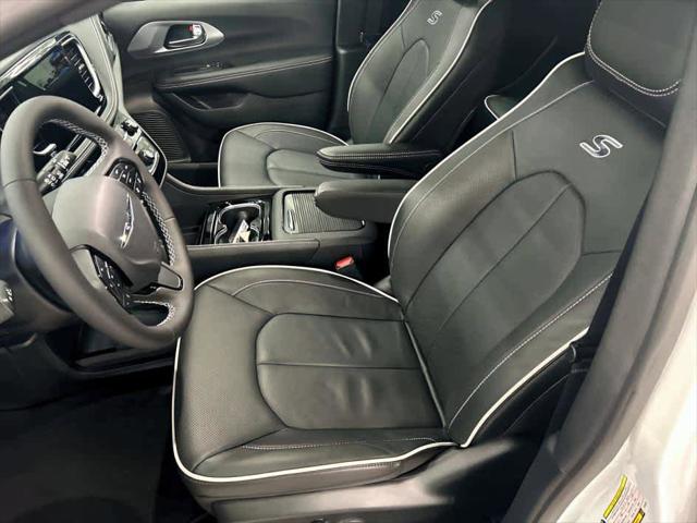 2026 Chrysler Pacifica Limited AWD