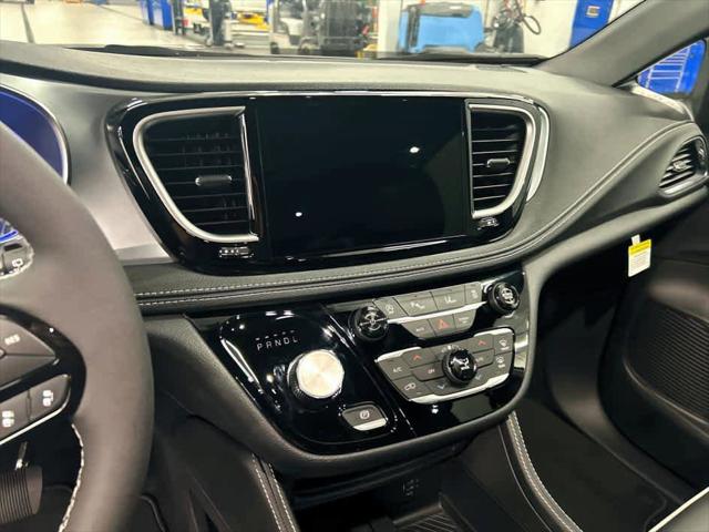 2026 Chrysler Pacifica Limited AWD