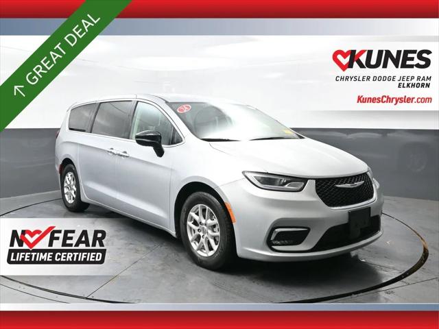 2024 Chrysler Pacifica Touring L