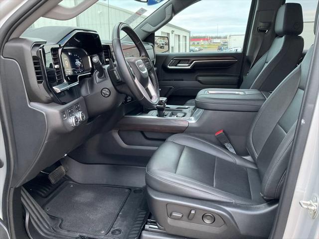 2022 GMC Sierra 1500 4WD Crew Cab Short Box SLT 2022 GMC Sierra 1500 4WD Crew Cab Short Box SLT