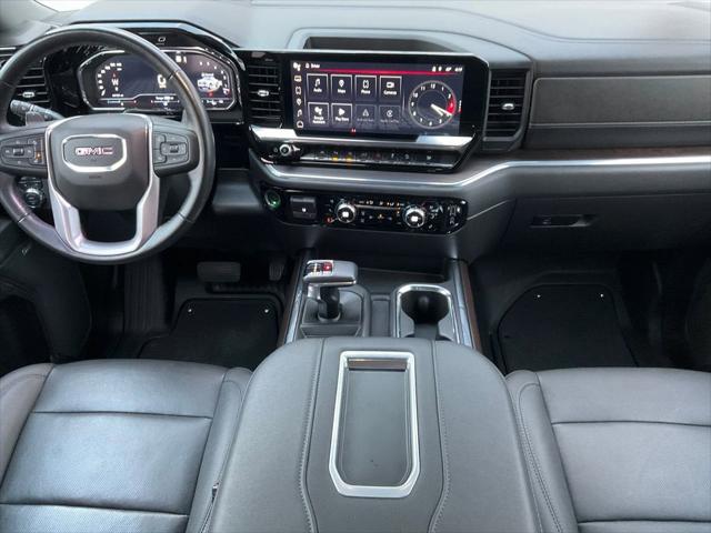 2022 GMC Sierra 1500 4WD Crew Cab Short Box SLT 2022 GMC Sierra 1500 4WD Crew Cab Short Box SLT