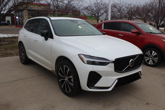 2024 Volvo XC60 B5 Plus Dark Theme