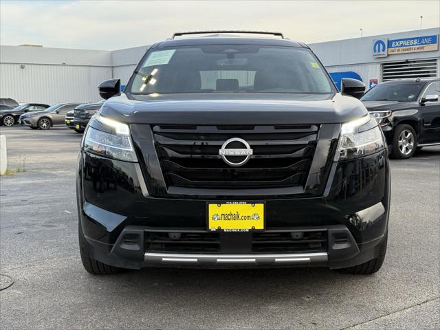 2024 Nissan Pathfinder SL FWD