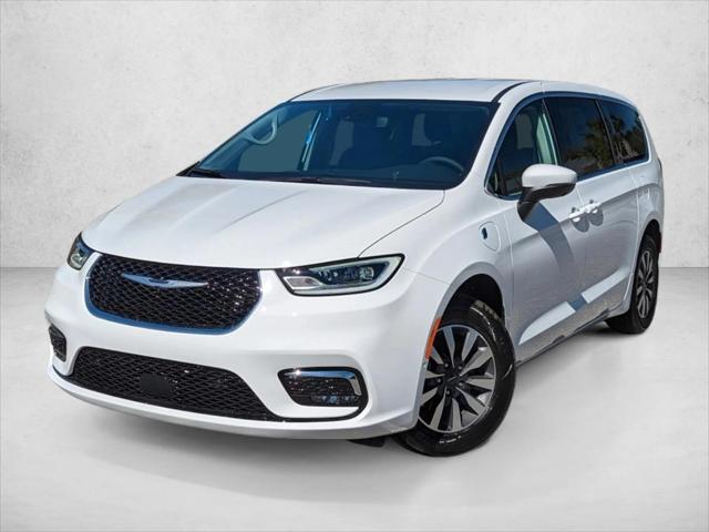 2023 Chrysler Pacifica Hybrid Touring L