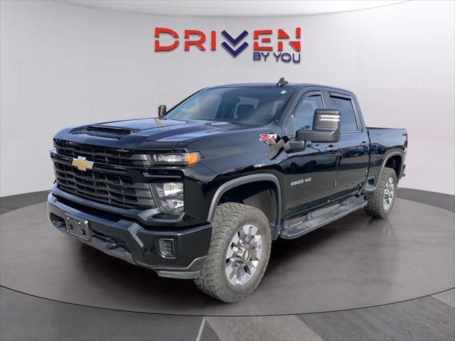 2024 Chevrolet Silverado 2500HD 4WD Crew Cab Standard Bed Custom