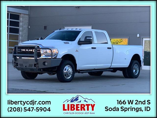2023 RAM 3500 Tradesman Crew Cab 4x4 8 Box