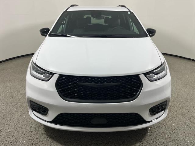 2026 Chrysler Pacifica Select AWD