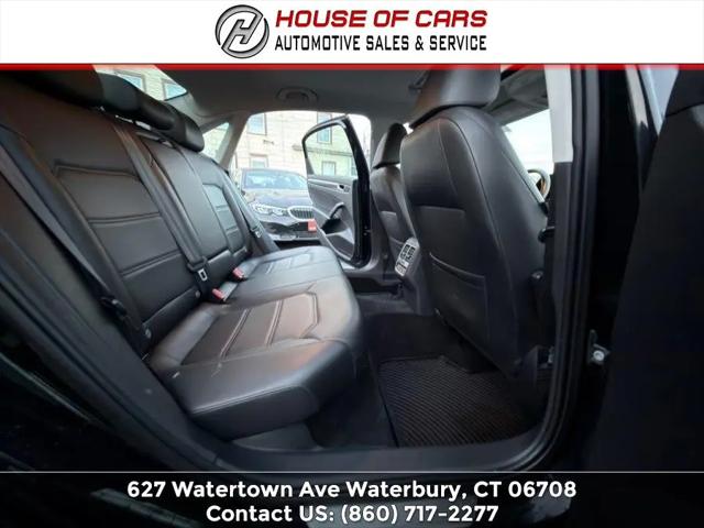 2017 Volkswagen Passat 1.8T SE