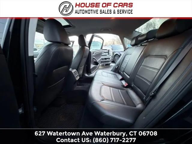 2017 Volkswagen Passat 1.8T SE