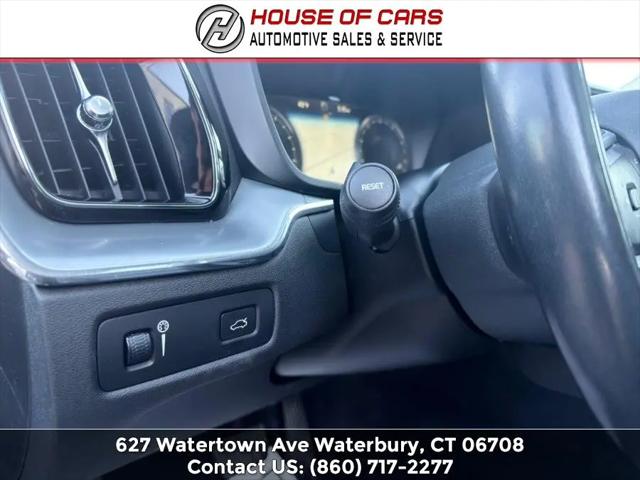2018 Volvo XC60 T5 Momentum