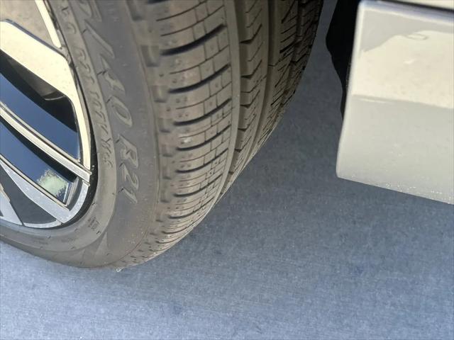 2026 Volvo XC90 Plug-In Hybrid Plus, T8 AWD, Electric/Gasoline, Bright, 7 Seats