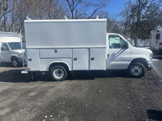 2026 Ford E-350 Cutaway E-Series Cutaway