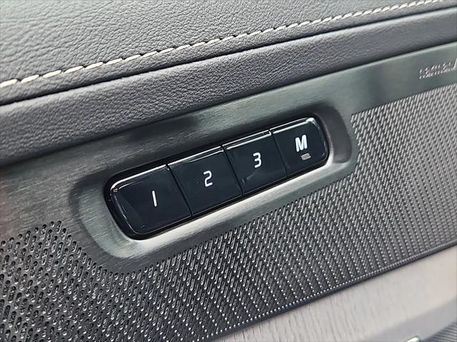2026 Volvo XC90 Ultra, B6 AWD Gas (mild hybrid), Gasoline, Bright, 7 Seats