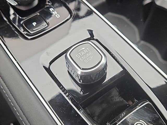 2026 Volvo XC90 Ultra, B6 AWD Gas (mild hybrid), Gasoline, Bright, 7 Seats