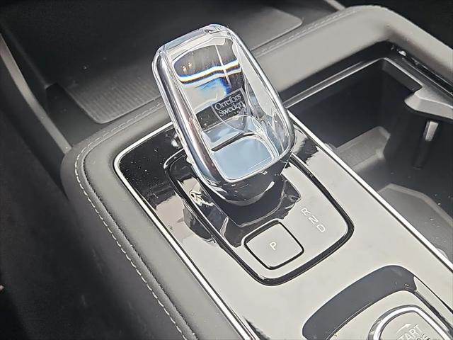 2026 Volvo XC90 Ultra, B6 AWD Gas (mild hybrid), Gasoline, Bright, 7 Seats