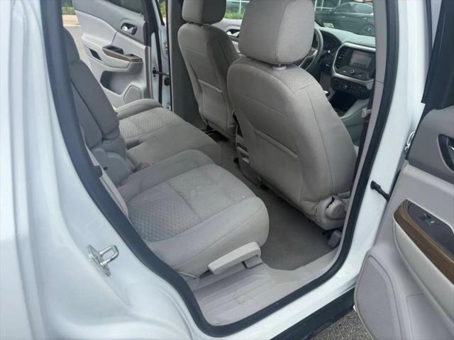 2017 GMC Acadia SLE-1