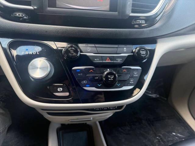 2021 Chrysler Voyager LXI