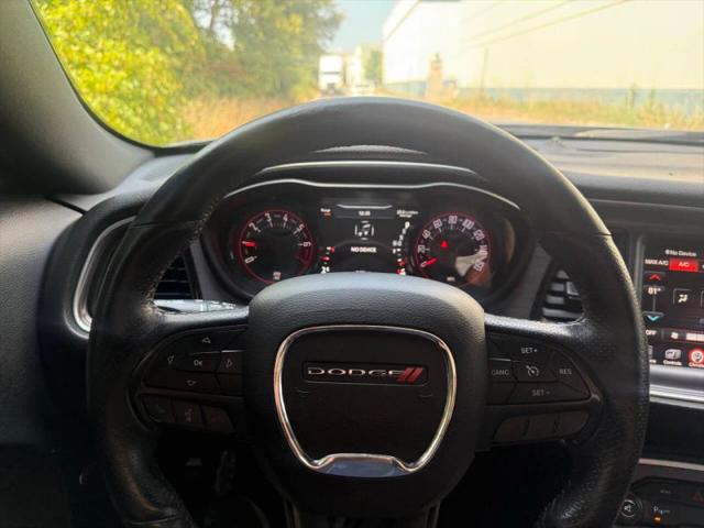 2016 Dodge Challenger SXT Plus