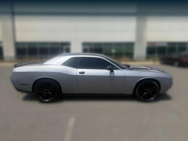 2016 Dodge Challenger SXT Plus