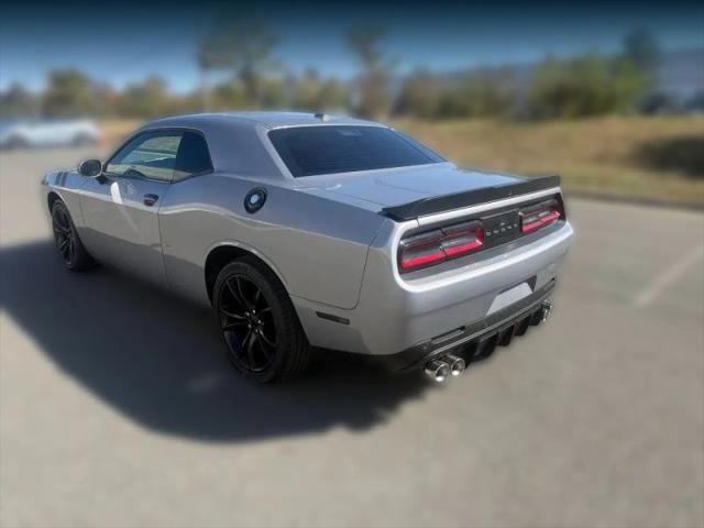 2016 Dodge Challenger SXT Plus