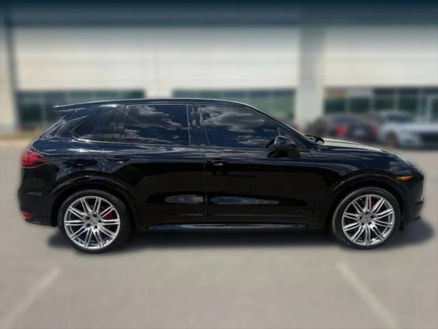 2013 Porsche Cayenne GTS