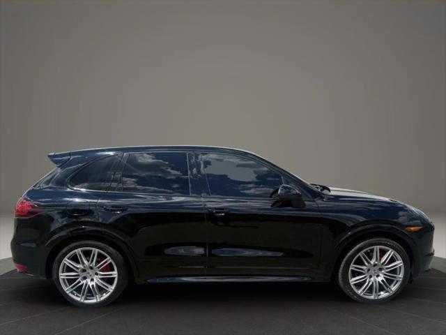 2013 Porsche Cayenne GTS