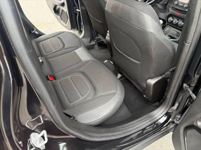 2017 Jeep Renegade Altitude FWD