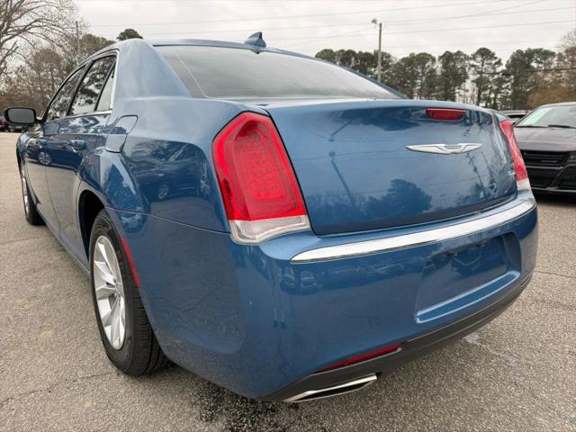 2022 Chrysler 300 Touring