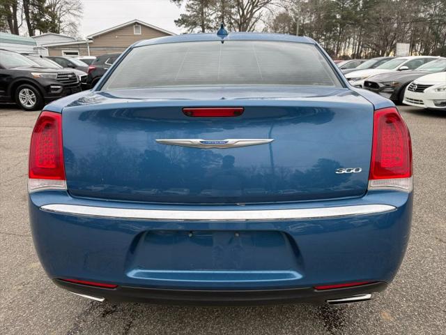 2022 Chrysler 300 Touring