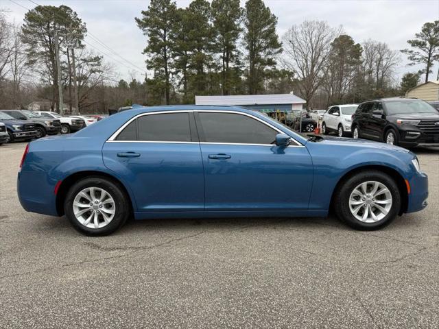 2022 Chrysler 300 Touring