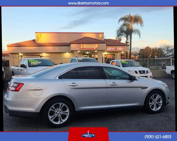 2015 Ford Taurus SE
