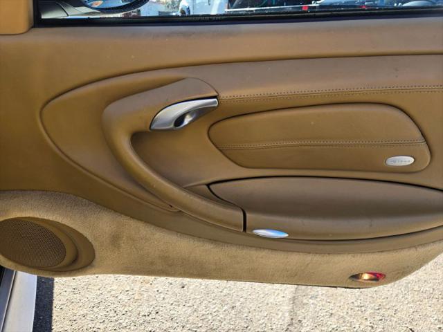 2001 Porsche 911 Carrera 4