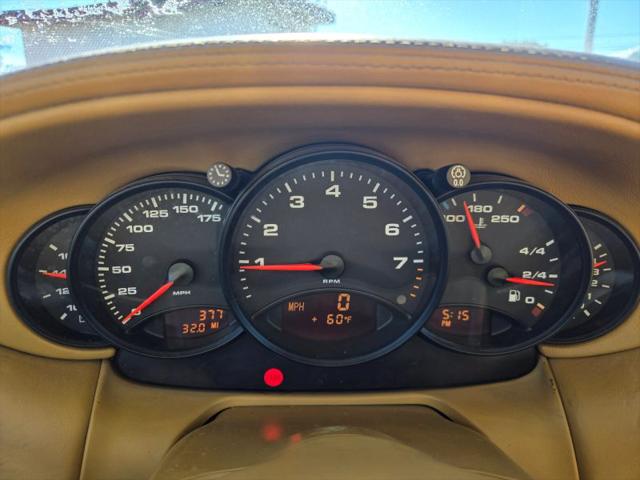 2001 Porsche 911 Carrera 4