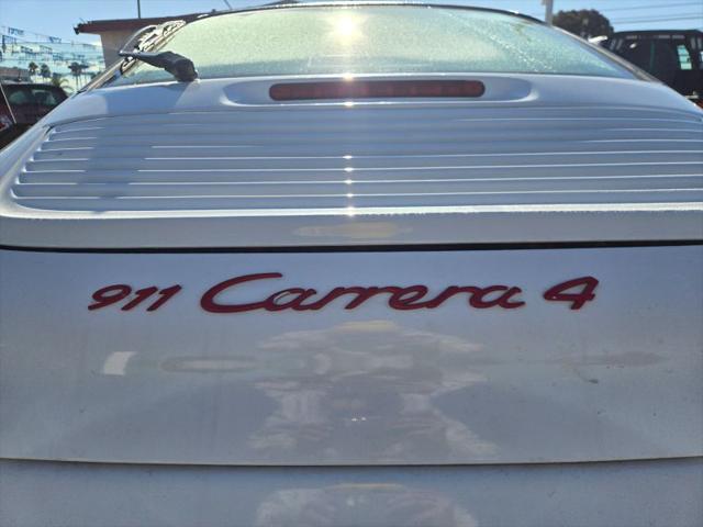 2001 Porsche 911 Carrera 4