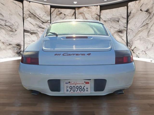 2001 Porsche 911 Carrera 4