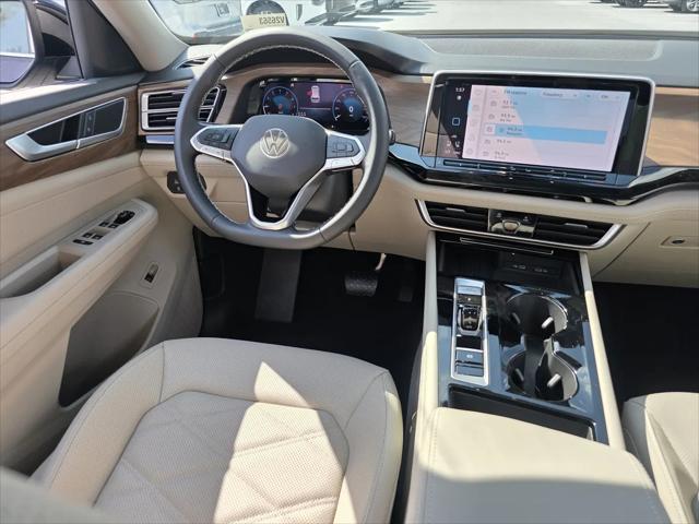 2026 Volkswagen Atlas SE with Technology