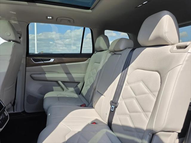 2026 Volkswagen Atlas SE with Technology