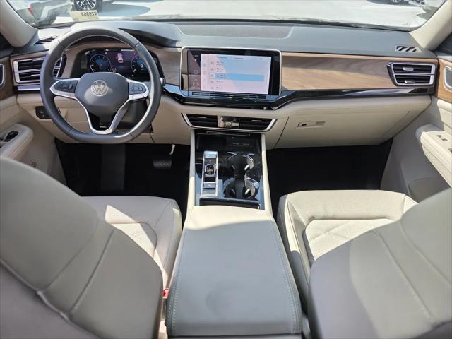 2026 Volkswagen Atlas SE with Technology