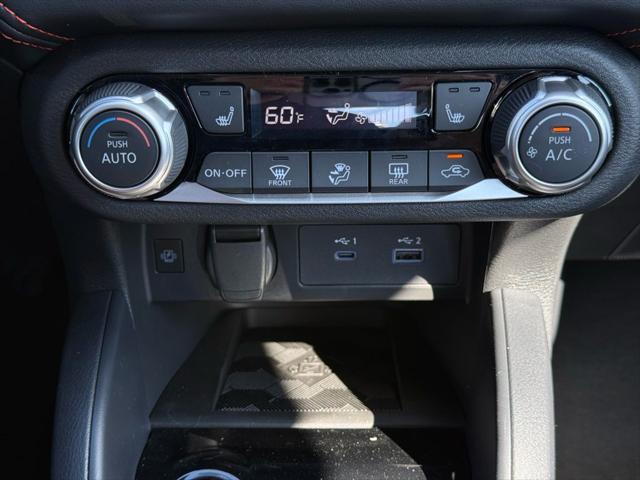 2025 Nissan Versa 1.6 SR