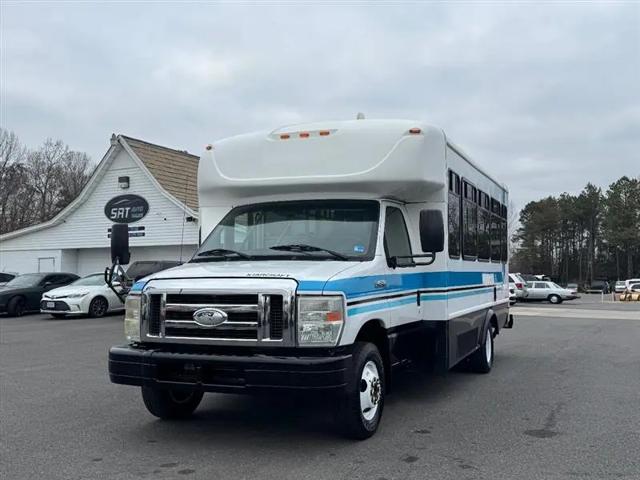 2014 Ford E-450 Cutaway E-450
