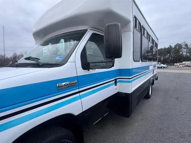 2014 Ford E-450 Cutaway E-450