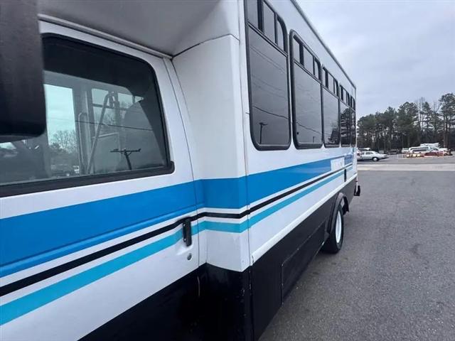 2014 Ford E-450 Cutaway E-450