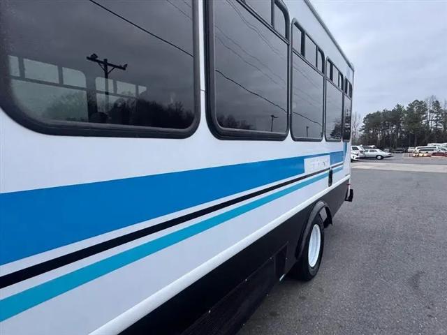 2014 Ford E-450 Cutaway E-450