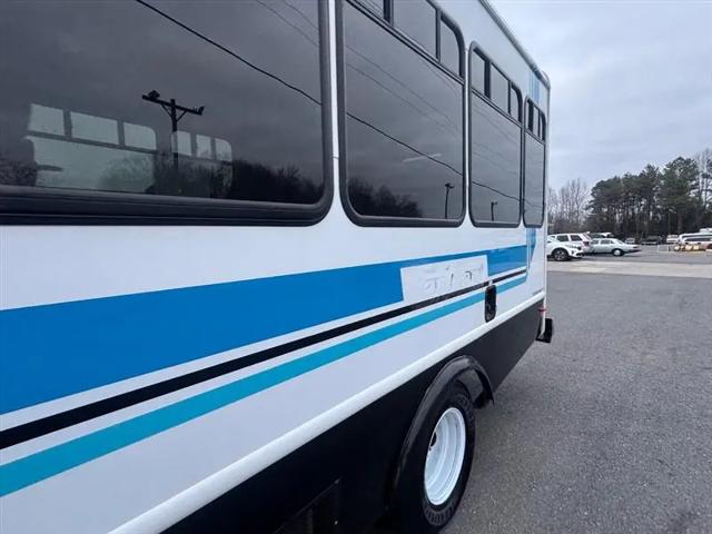 2014 Ford E-450 Cutaway E-450