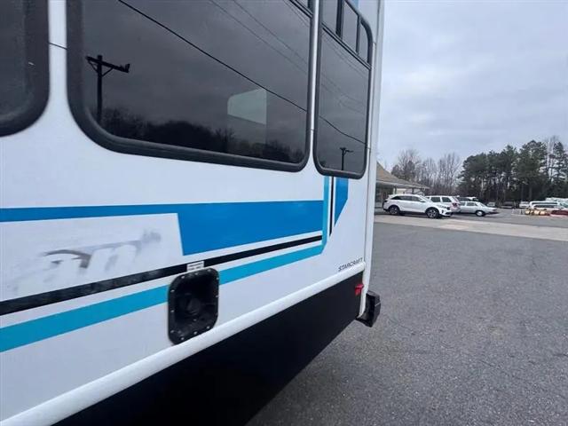 2014 Ford E-450 Cutaway E-450