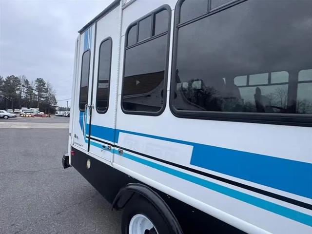 2014 Ford E-450 Cutaway E-450