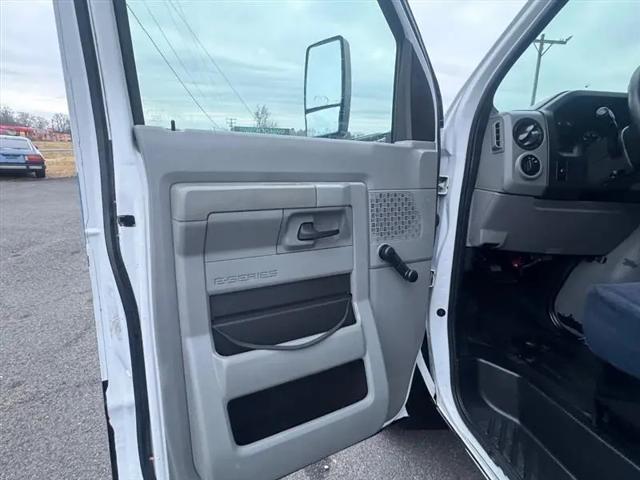 2014 Ford E-450 Cutaway E-450