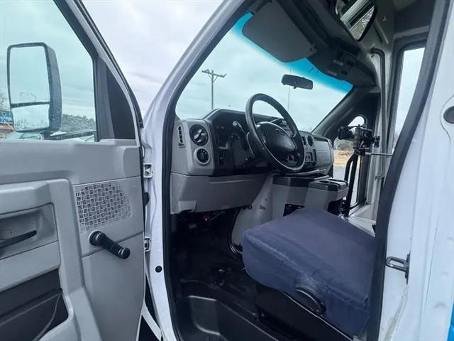 2014 Ford E-450 Cutaway E-450