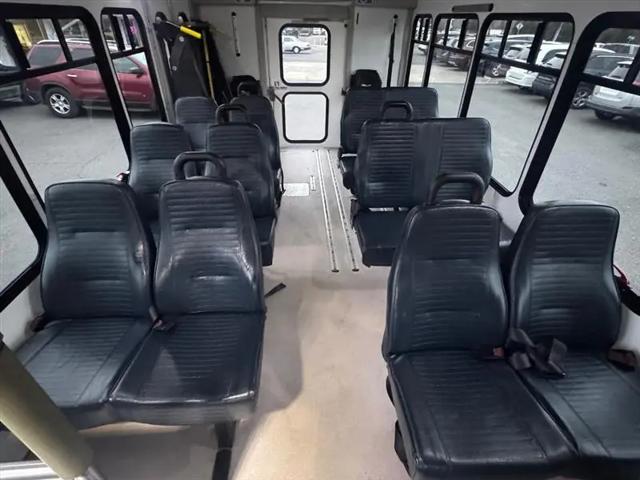2014 Ford E-450 Cutaway E-450