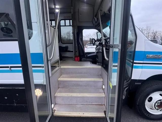 2014 Ford E-450 Cutaway E-450